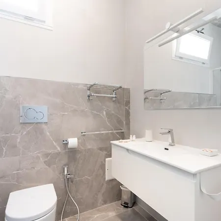 Piazza Pertini 3*