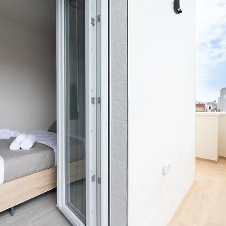 Pensión Piazza Pertini 3*